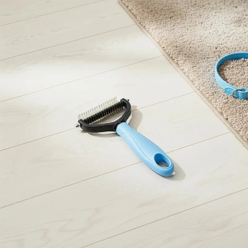 2-Sided Deshedding & Dematting Brush – Easy-Grip Grooming Tool
